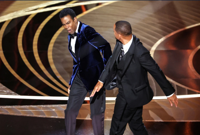   Will Smith tát Chris Rock trên sân khấu Oscar  