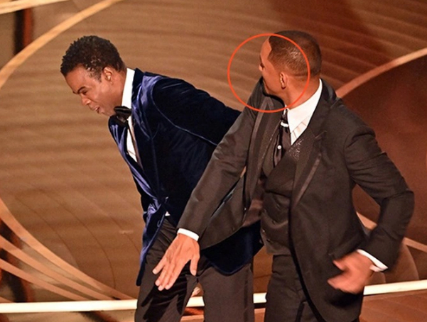   Will Smith tát Chris Rock tại lễ trao giải Oscar 2022, ngày 28/3 (Ảnh: Getty).  