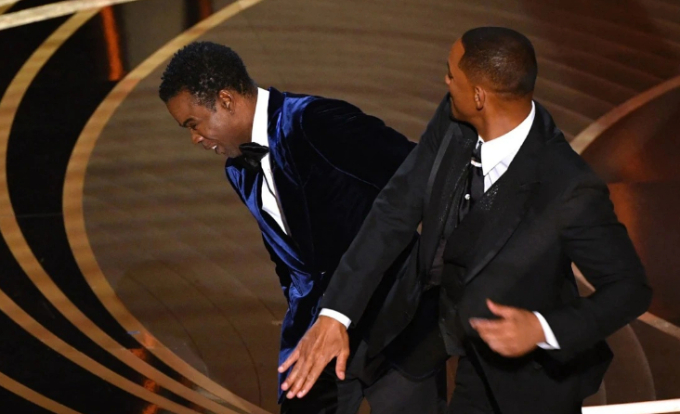           Chris Rock bị Will Smith tát trên sân khấu Oscar 2022. Ảnh: Getty.          