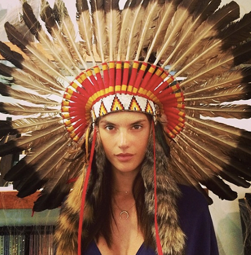 Hình ảnh Alessandra Ambrosio đội mũ lông được cô đăng tải trên Instagram