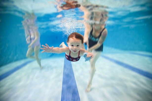 Cho trẻ khi đi bơi mùa hè: Những điều tuyệt đối cần lưu ý
