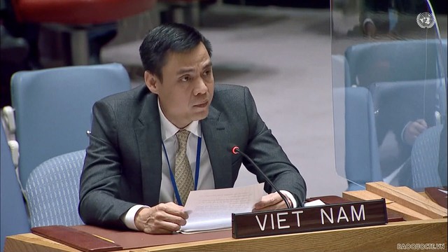   Đại sứ Đặng Hoàng Giang, Trưởng Phái đoàn Thường trực Việt Nam tại LHQ phát biểu tại phiên họp. Ảnh: Báo Thế giới và Việt Nam  