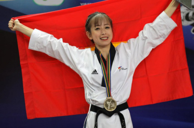 Châu Tuyết Vân là một trong những nữ VĐV nổi bật trong các môn thể thao võ thuật khi có đóng góp không nhỏ vào thành tích Vàng của Taekwondo tại SEA Games năm nay.