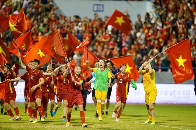 Đội tuyển bóng đá nữ Việt Nam thi đấu giao hữu với tuyển Pháp