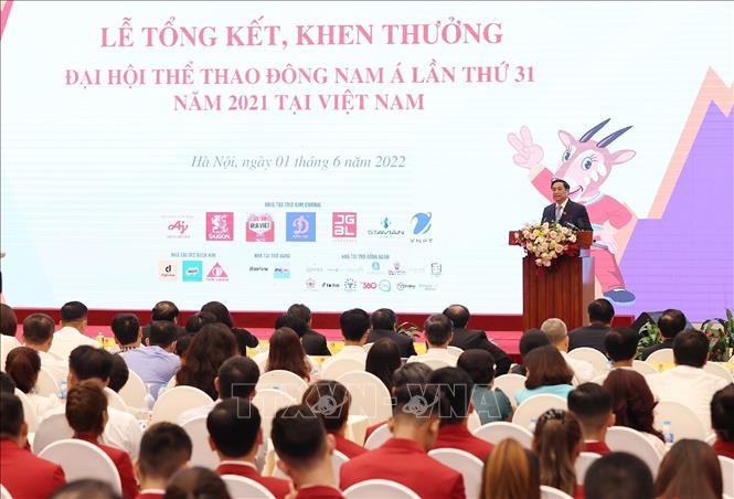 Thủ tướng Phạm Minh Chính biểu dương thành tích xuất sắc của các huấn luyện viên và vận động viên Đoàn thể thao Việt Nam tại SEA Games 31. Ảnh: Dương Giang/TTXVN