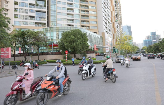 Đối với phân luồng một chiều trên phố Hoàng Ngân, các phương tiện chỉ được di chuyển theo hướng từ phố Hoàng Ngân ra Hoàng Minh Giám. (Ảnh: Hoài Nam/Vietnam+)