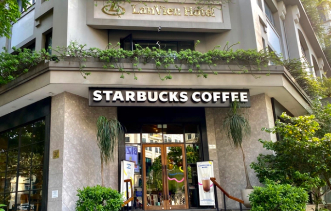 Starbucks đóng cửa hàng đầu tiên ở Hà Nội 