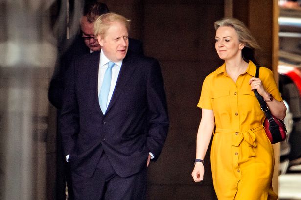 Thủ tướng Anh Boris Johnson và Ngoại trưởng Liz Truss