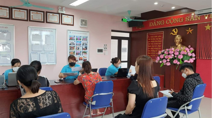   Người dân trên địa bàn phường Hoàng Liệt đăng ký tuyển sinh cho con vào Trường MN Hoàng Liệt. Ảnh: Website Trường mầm non Hoàng Liệt.  