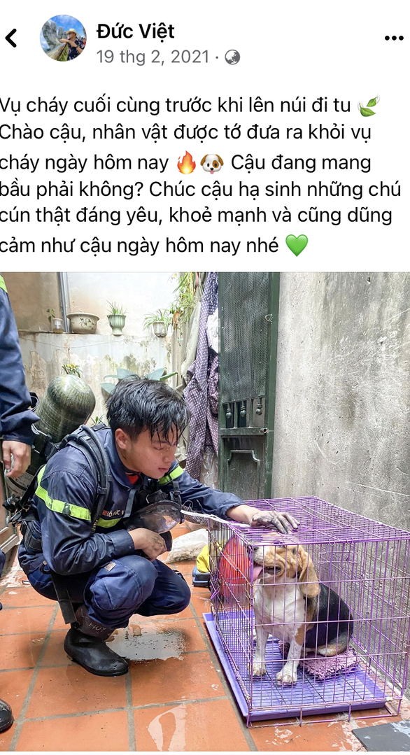Bức ảnh chiến sĩ cứu hỏa Đỗ Đức Việt bên chú chó gây xúc động
