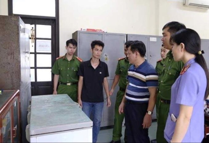   Đối tượng Nguyễn Trường Giang bị bắt giữ khi đang lẩn trốn tại Hà Nội.  