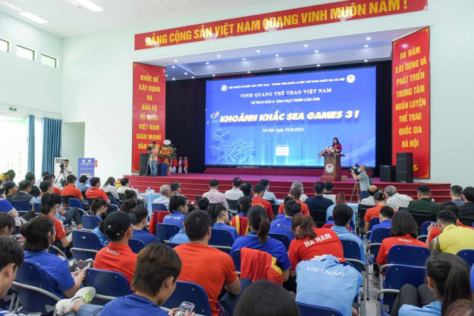 Cuộc thi ảnh 'Khoảnh khắc SEA Games 31' do Hội nghệ sĩ Nhiếp ảnh Việt Nam tổ chức, thu hút 2.083 tác phẩm gồm 1.963 ảnh đơn và 120 ảnh bộ của 237 tác giả từ 28 tỉnh/thành phố. (Ảnh: NSNA VN)