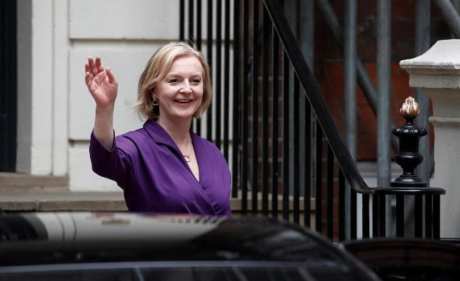 Ngày 5/9, Ngoại trưởng Liz Truss đã giành chiến thắng trong cuộc đua lãnh đạo Đảng Bảo thủ cầm quyền, chính thức trở thành lãnh đạo nước Anh sau khi ông Boris Johnson từ chức vào tháng 7. Bà Truss là nữ thủ tướng thứ ba sau 