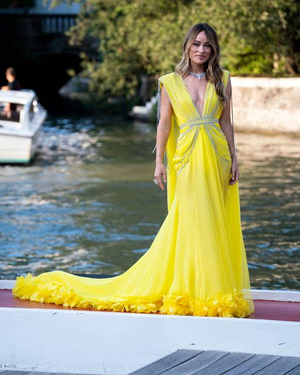 Thiết kế đầm dạ hội rực rỡ của nhà Gucci được Olivia Wilde lựa chọn