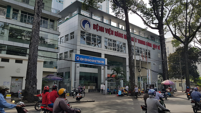 Bác sĩ bệnh viện Răng Hàm Mặt Trung ương lo bệnh viện có nguy cơ đóng cửa vì hết thuốc tê