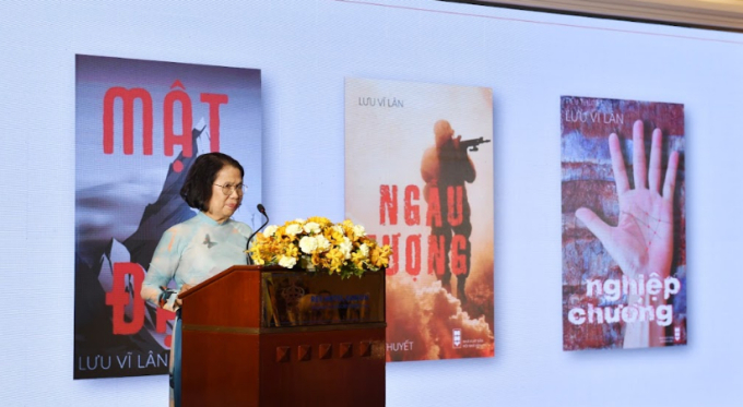 TS Quách Thu Nguyệt công bố hạng mục Sách Phát Hiện Mới của Giải Sách hay lần thứ 11.