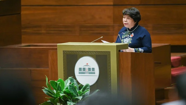   Chủ nhiệm Ủy ban Xã hội của Quốc hội Nguyễn Thúy Anh trình bày Báo cáo giải trình, tiếp thu, chỉnh lý dự thảo Luật Phòng, chống bạo lực gia đình (sửa đổi)  