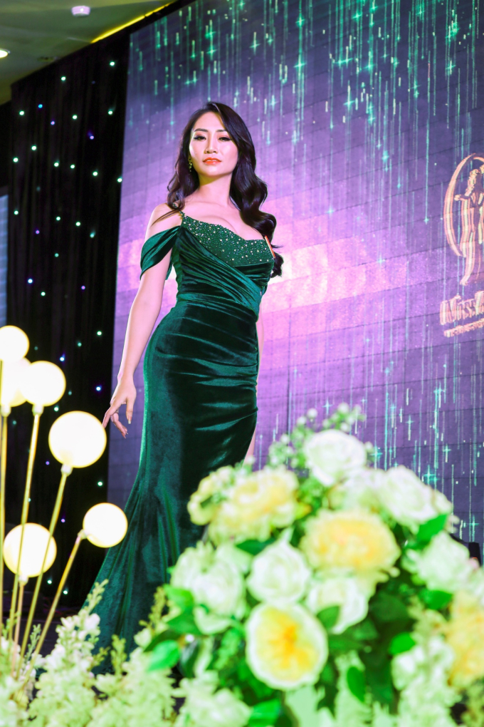 Thí sinh Hoa hậu Doanh nhân Châu Á Việt Nam 2022 lộng lẫy trong trang phục dạ hội của NTK Tommy Nguyễn