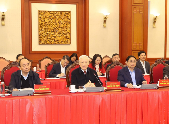   Tổng bí thư Nguyễn Phú Trọng chủ trì buổi làm việc của Bộ Chính trị với Ban Thường vụ Thành ủy TP.HCM vào sáng 2/12. Ảnh: TTXVN  