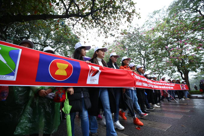 Bộ Kế hoạch Đầu tư tiếp tục lan toả Hành trình cây gậy trắng cho người mù Việt Nam