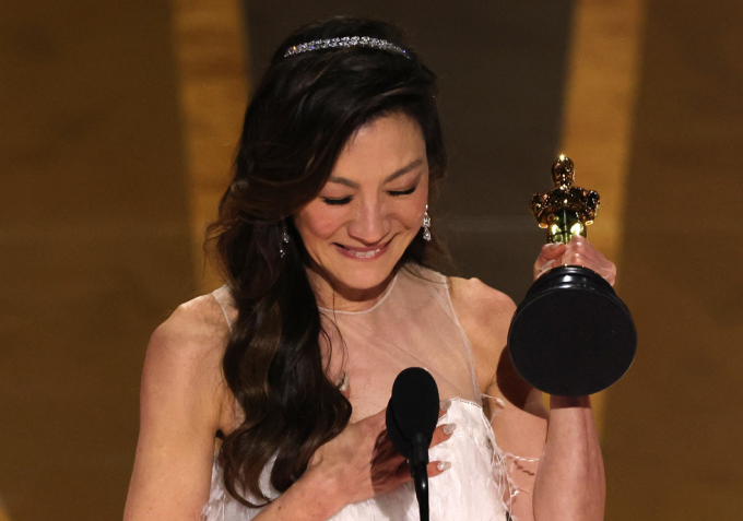 Dương Tử Quỳnh thắng giải Nữ chính xuất sắc tại Oscar 2023