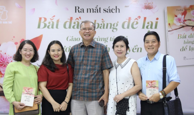 Nhà báo Dương Thành Truyền chia sẻ về cuốn sách “Bắt đầu bằng để lại” tại chương trình giao lưu
