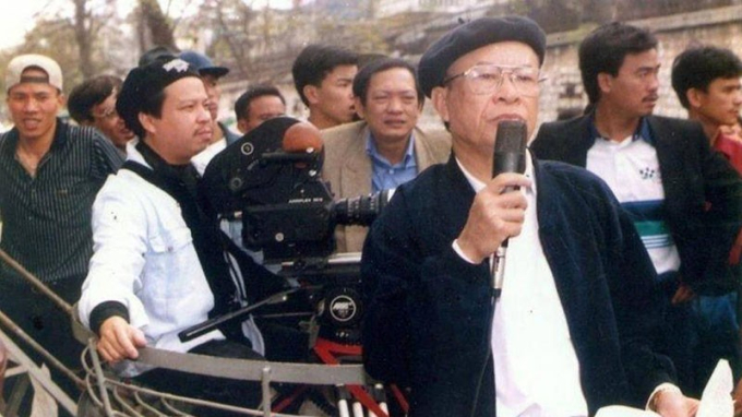 NSND Bùi Đình Hạc thực hiện phim Hà Nội 12 ngày đêm khi ông 68 tuổi.(Ảnh minh hoạ)