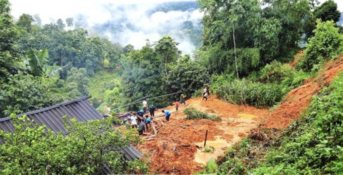Mưa lớn kéo dài gây sạt lở đất khiến 4 người trong một gia đình thương vong tại Hoàng Su Phì (Hà Giang). Ảnh: TTXVN
