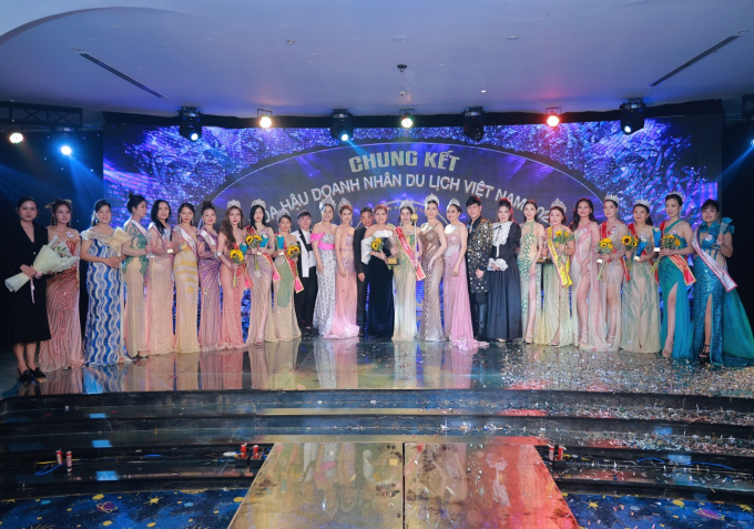 Các thí sinh xuất sắc tham gia đêm chung kết cuộc thi Hoa hậu Doanh nhân Du lịch Việt Nam 2023.