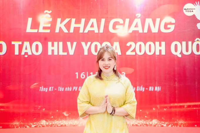    Bà Trần Thị Lan, Ủy viên Ban chấp hành Liên Đoàn Yoga Việt Nam, Phó điều hành Hội trọng tài Yoga Quốc Gia, Tổng giám đốc hệ thống Ula Namaste Yoga.  
