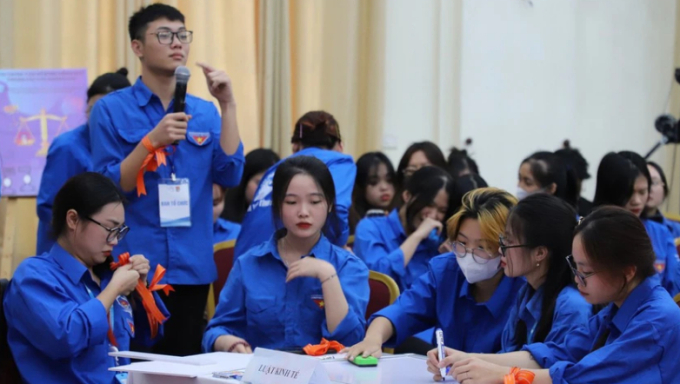   Sinh viên Học viện Phụ nữ Việt Nam trong cuộc thi Thanh niên hành động thúc đẩy bình đẳng giới. Ảnh: Xuân Quỳnh  