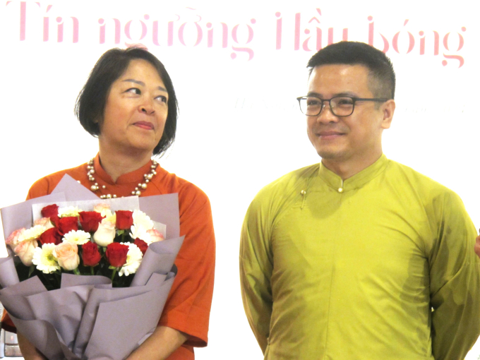 Tác giả Lê Y Linh và anh Ngô Nhật Tăng - người cộng sự trong việc hoàn thiện cuốn 