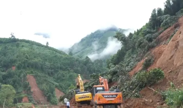 Thêm vụ sạt lở đất ở Lào Cai vùi lấp 8 ngôi nhà, 18 người chết và mất tích