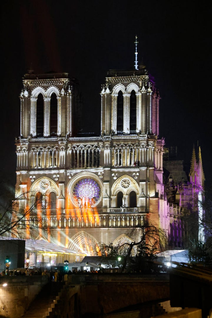 Nhà thờ Đức Bà Paris mở cửa trở lại sau trùng tu - Ảnh: Getty Images