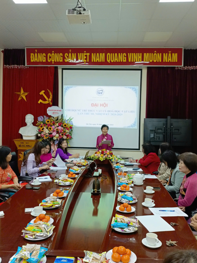 PGS. TS Trần Kim Anh phát biểu khai mạc Đại hội