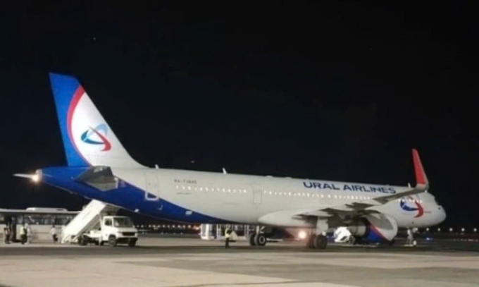   Máy bay của Ural Airlines hạ cánh khẩn cấp an toàn tại Sân bay quốc tế Sharm El-Sheikh, ngày 31/2025. (Nguồn: Egypt Today)  