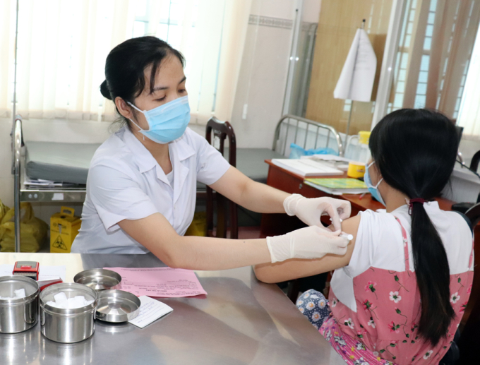 Đẩy mạnh tiêm vaccine phòng cúm là biện pháp phổ biến nhất đang được các nước áp dụng để bảo vệ người dân