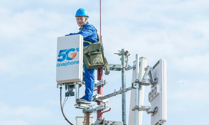 Thủ tướng yêu cầu đẩy mạnh thương mại hóa 5G để thúc đẩy tăng trưởng kinh tế.