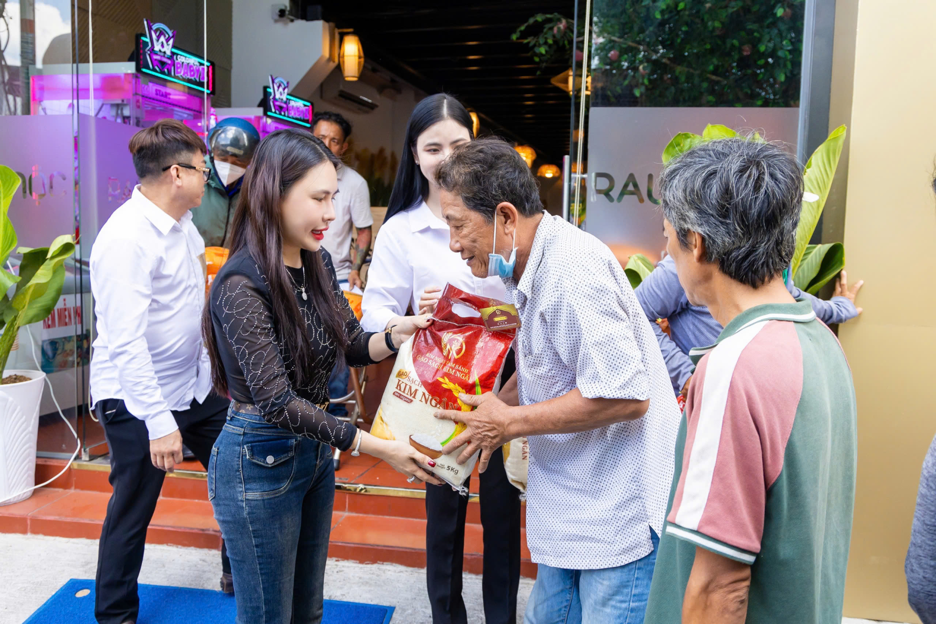 Theo các nghệ sỹ, tinh thần tương thân, tương ái và sẻ chia cũng thể hiện trách nhiệm cộng đồng của những người làm nghệ thuật.