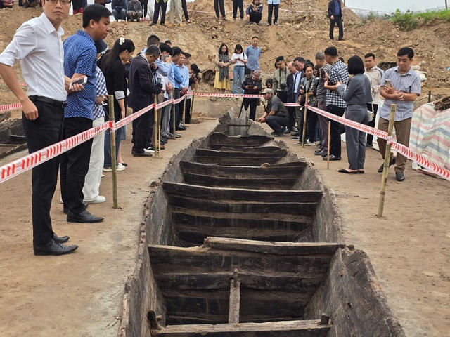 Giới chuyên môn đánh giá đây là chiếc thuyền độc nhất vô nhị tại Việt Nam, có niên đại từ thời Lý đến thời Trần. Đáy thuyền có kết cấu độc mộc được chế tác từ thân cây nguyên khối. Thân thuyền ghép từ 7-8 lớp ván.