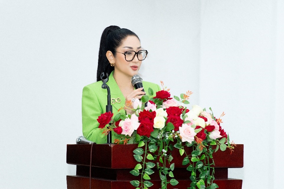 Từ ánh đèn sân khấu sắc đẹp đến trái tim nhân ái, cộng đồng: Triết lý sống sâu sắc của nữ chủ tịch Hường Phạm