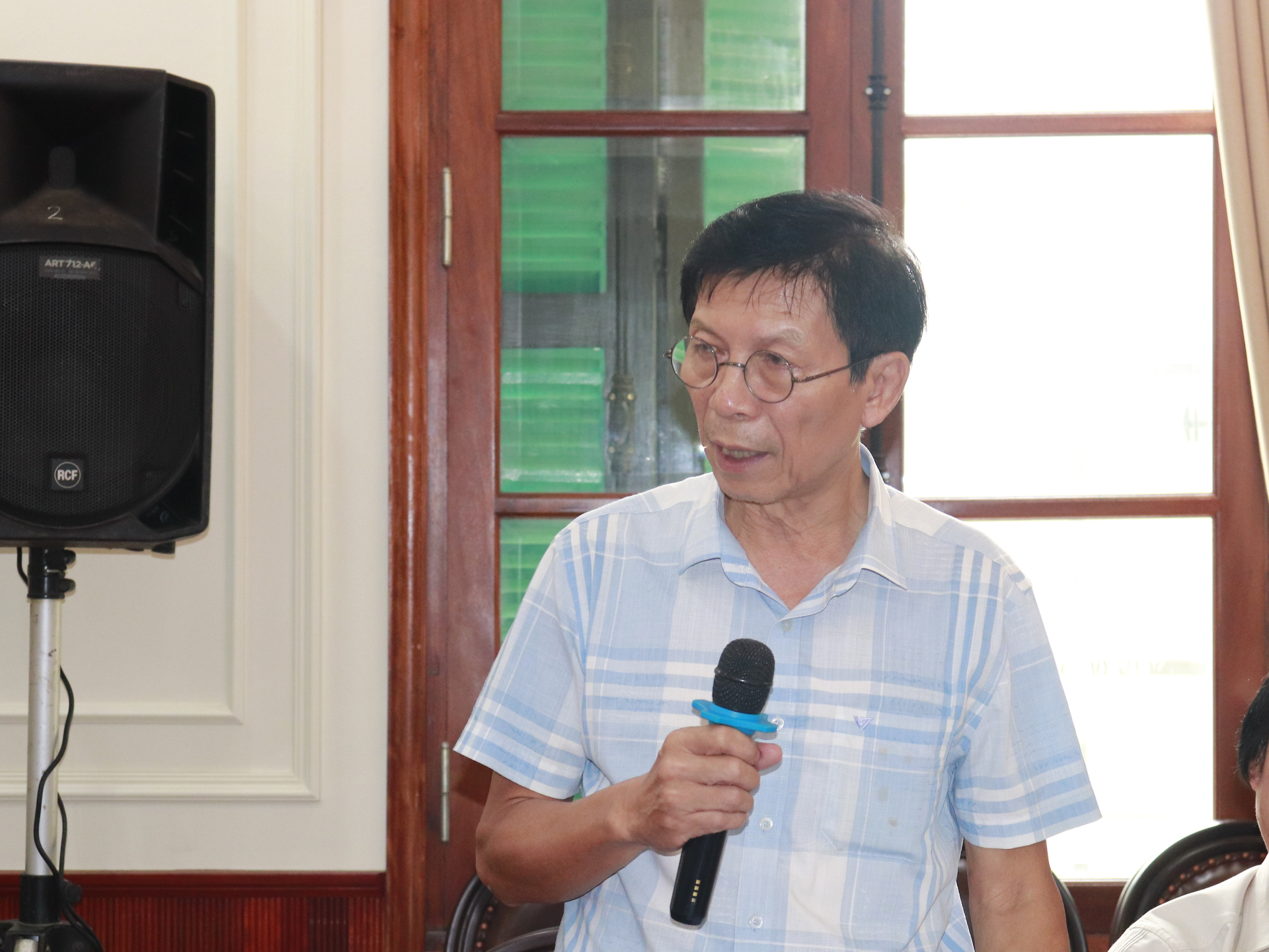 ông Trần Viết Hiệp, Chánh văn phòng Liên hiệp các Hội VHNT Việt Nam thông qua thể lệ cuộc thi.