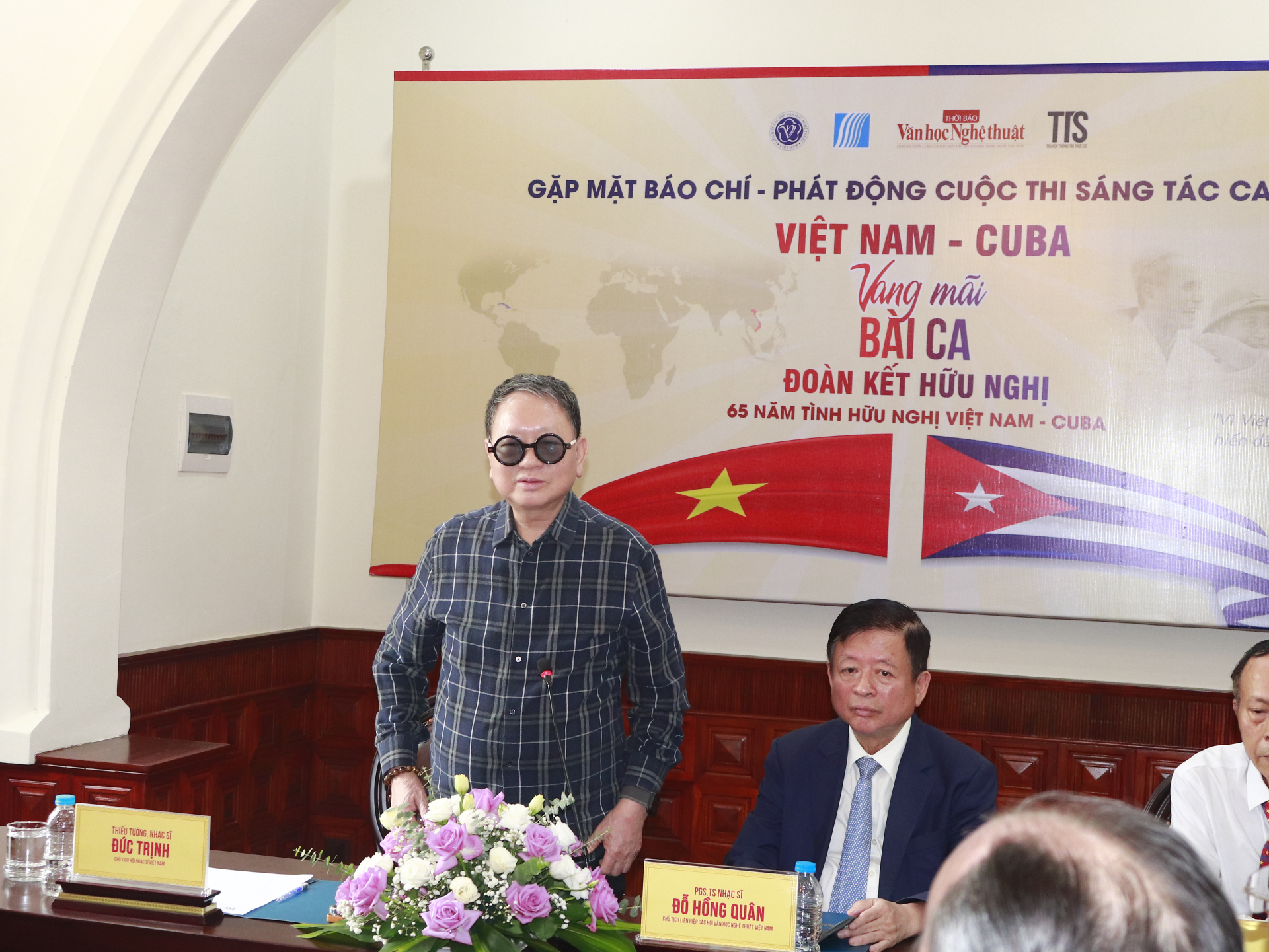 Thiếu tướng, nhạc sĩ Đức Trịnh, Chủ tịch Hội nhạc sĩ Việt Nam phát biểu tại lễ phát động.