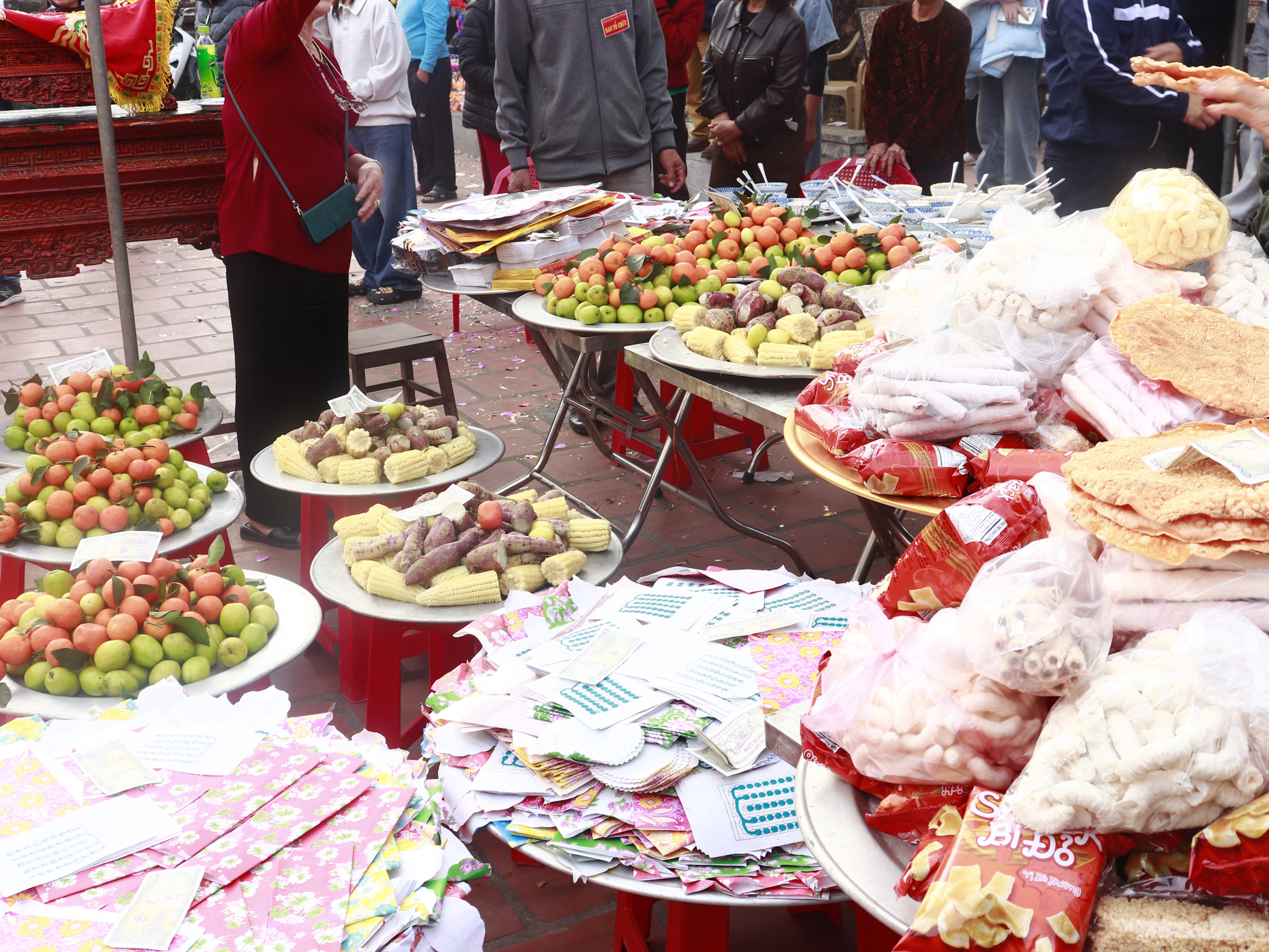 Các mâm lễ khao quân.