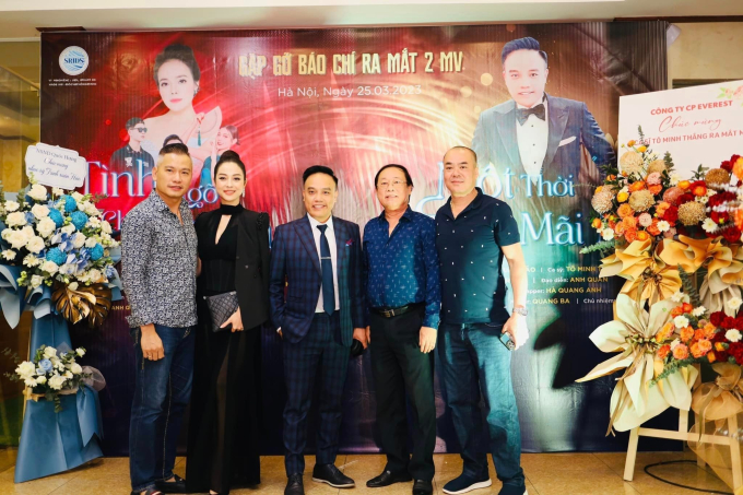 Nhạc sĩ Trịnh Xuân Hảo, ca sĩ Tô Minh Thắng và những người bạn nghệ sĩ tại buổi ra mắt MV 