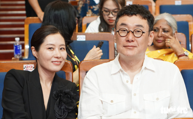 Diễn viên Moon So Ri và chồng (đạo diễn Jang Joon Hwan)