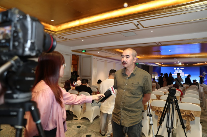 Đạo diễn Bùi Thạc Chuyên trả lời phỏng vấn liên quan bộ phim Tro tàn rực rỡ tham gia Giải năm nay