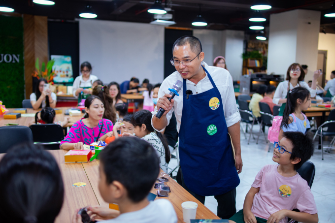 Chef Phạm Hiếu- ông chủ của Búp Tâm An tại Workshop: Làm bánh trung thu tươi cho Ba mẹ và con 