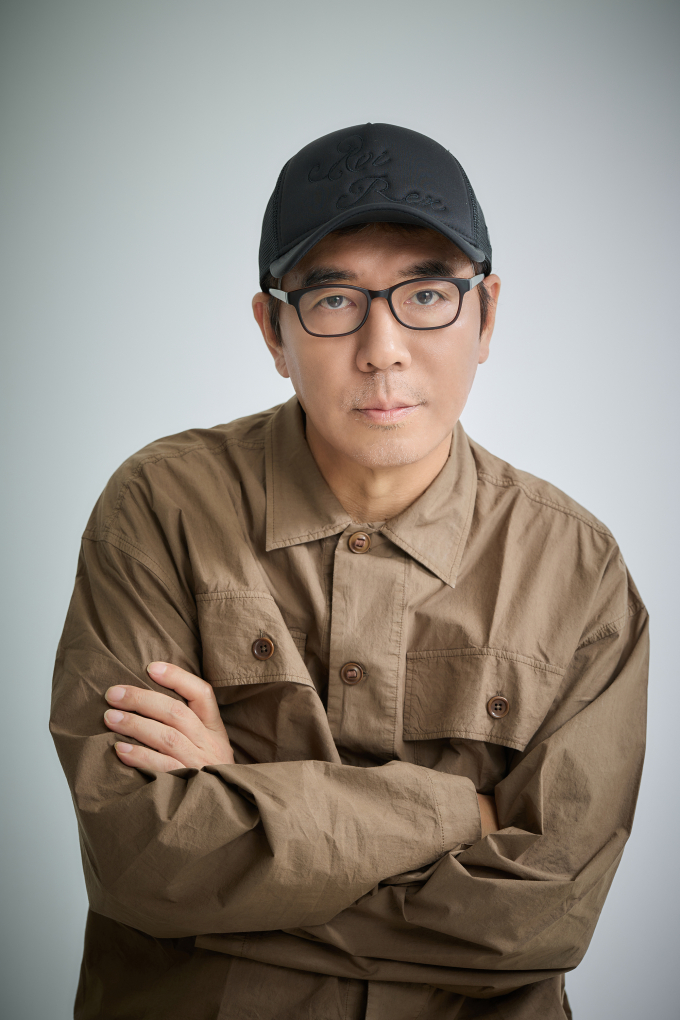 Đạo diễn Kim Jee-woon xem bộ phim là cơ hội để khơi lại niềm đam mê điện ảnh của anh “và hy vọng cũng là của người xem”