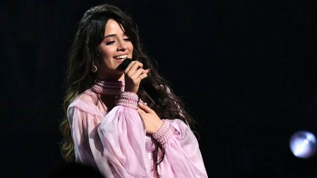 Hai giọng ca đình đám Camila Cabello và Troye Sivan cùng góp giọng trong Quỷ lùn tinh nghịch: Đồng tâm hiệp nhạc